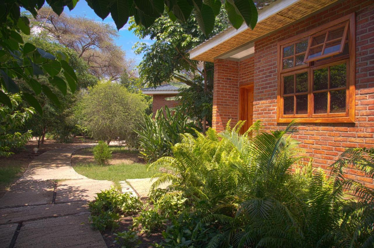 Airport Planet Lodge Kingori